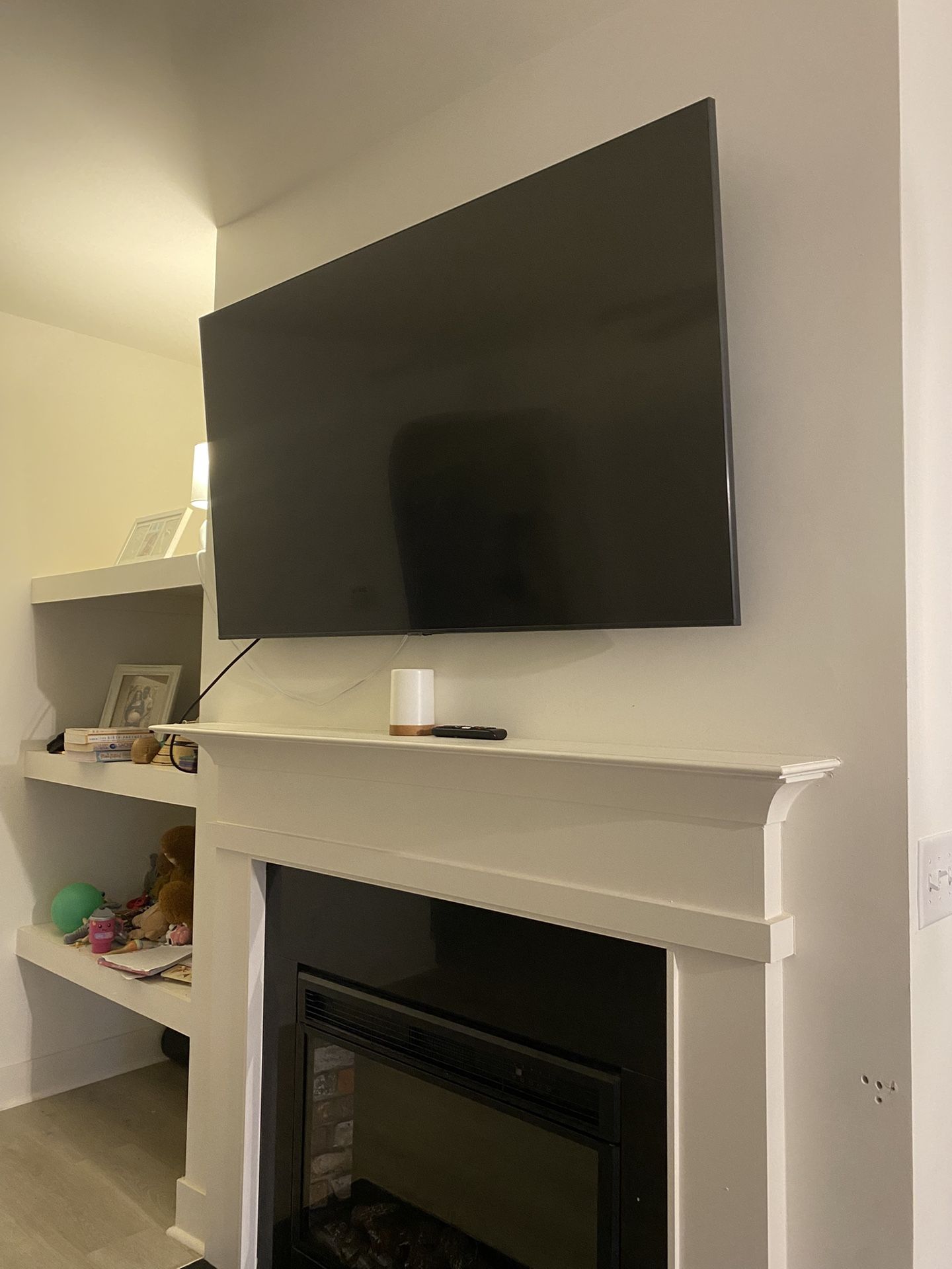 MOVING SALE! 65” Samsung TV 2023 Must Go