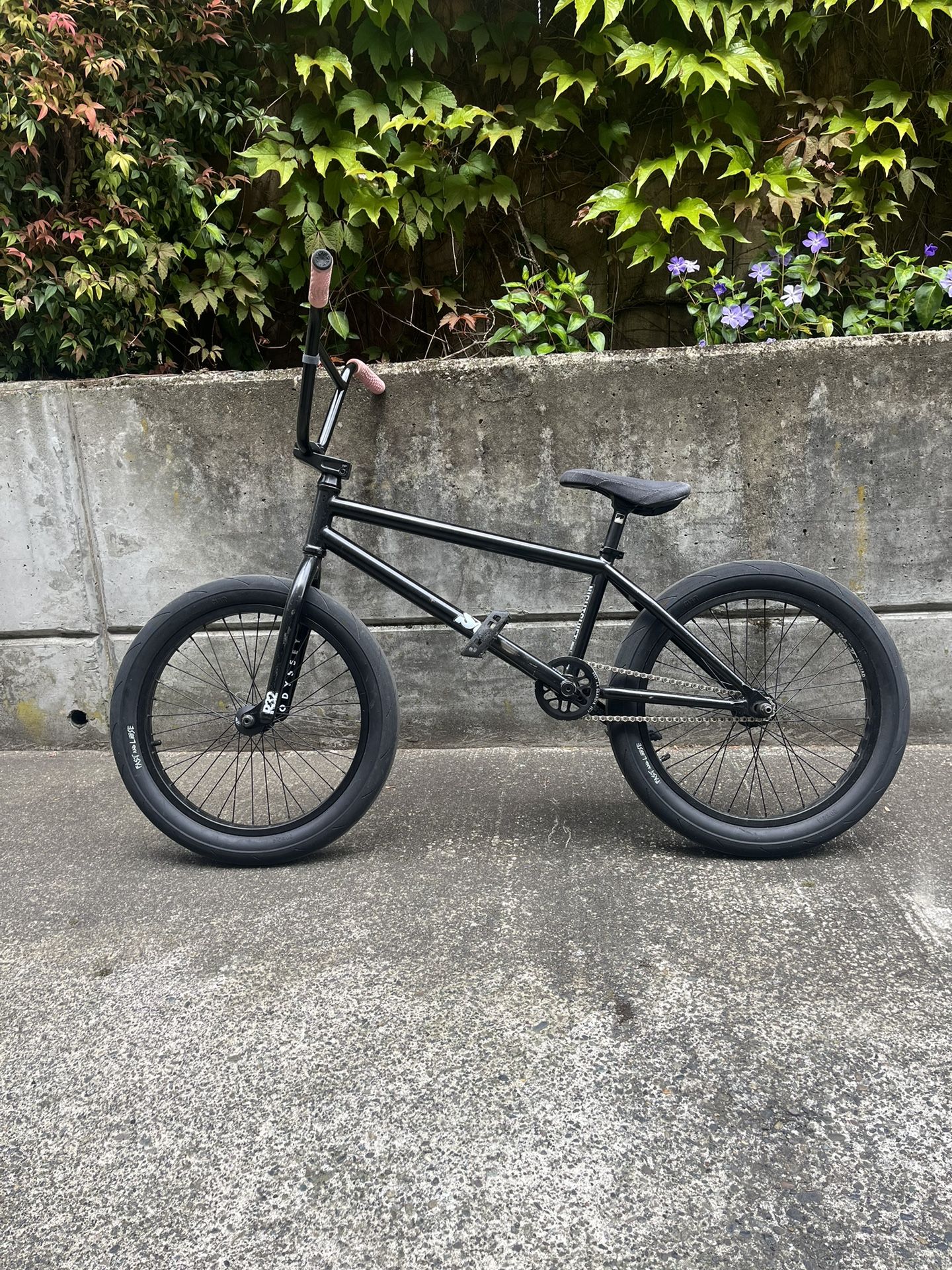 SUNDAY NIGHTSHIFT BMX BIKE