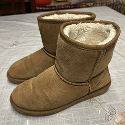 Minnetonka Suede Faux Fur Lined Boots - Women's Size 6M