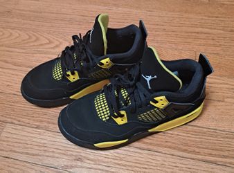Jordan 4 Thunder