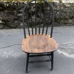 Very Good Condition Hardwood Chair 