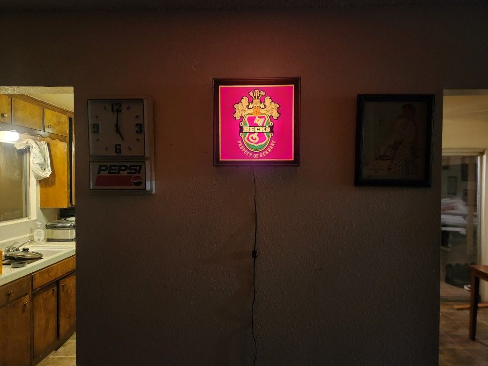 Beer Mirrors And Signs