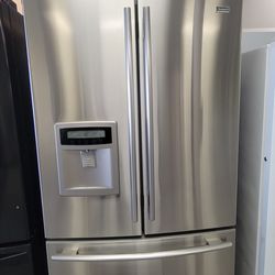 Counter depth refrigerator in excellent working condition