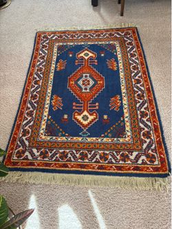 Handwoven wool area rug, 4x6 made in Denmark