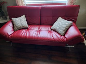 BEAUTIFUL RED FUTON COUCH BED SLEEPER SOFA