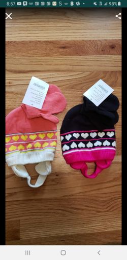 New..hat and mitten set