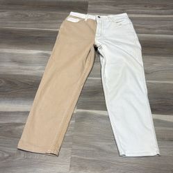 Hollister ultra high rise mom jeans size 30
