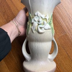 Roseville Pottery Gardenia pattern, shape 685-10 c. 1948