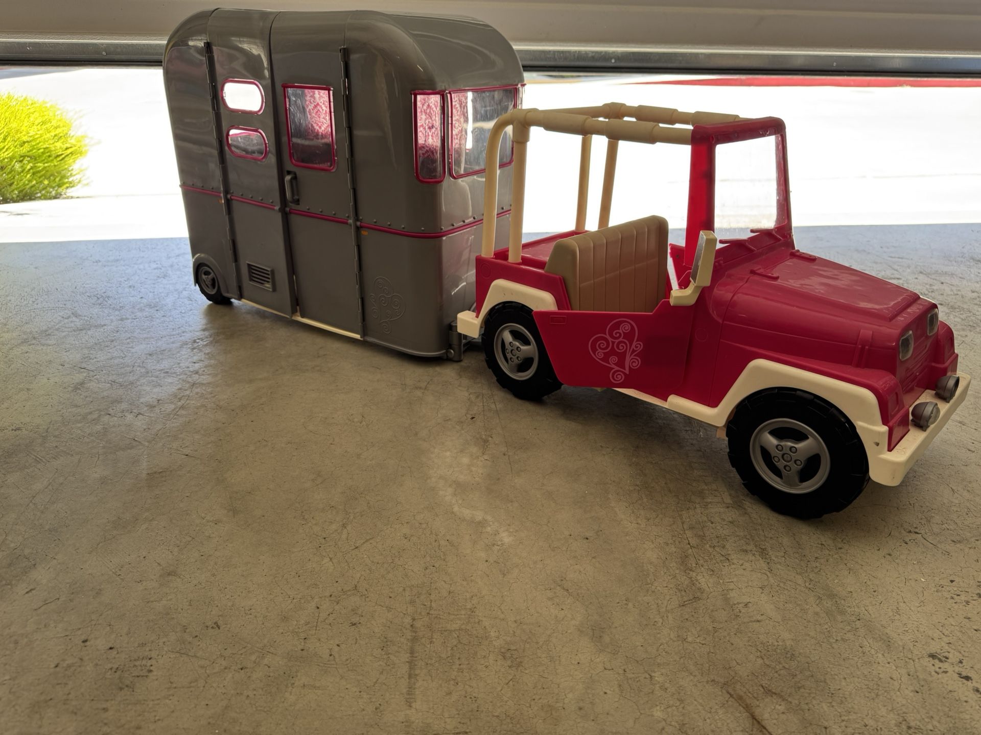Doll Jeep And Mobile Home