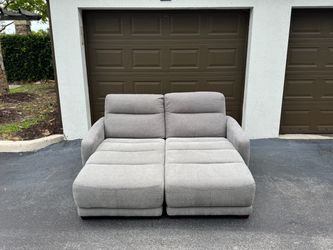 Couch/Sofa Love Seat - Gray - Delivery Available 🚛