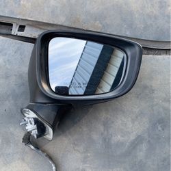 2017 Mazda passenger Side  Mirror 