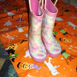 Size 10 Kids Pink Boots Made Good!