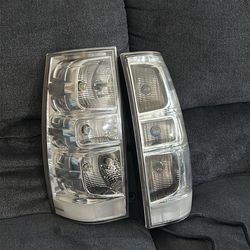 2008 Chevy Tahoe LTZ rear clear lights