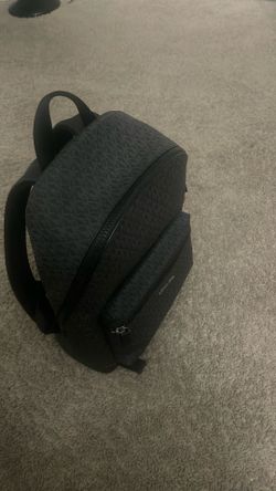 Micheal kors backpCk