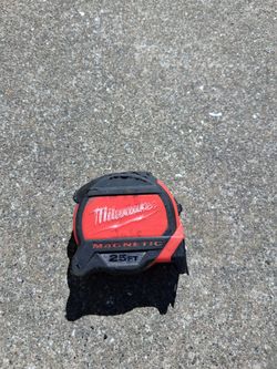 Milwaukee 25' Magnetic Tape Measure