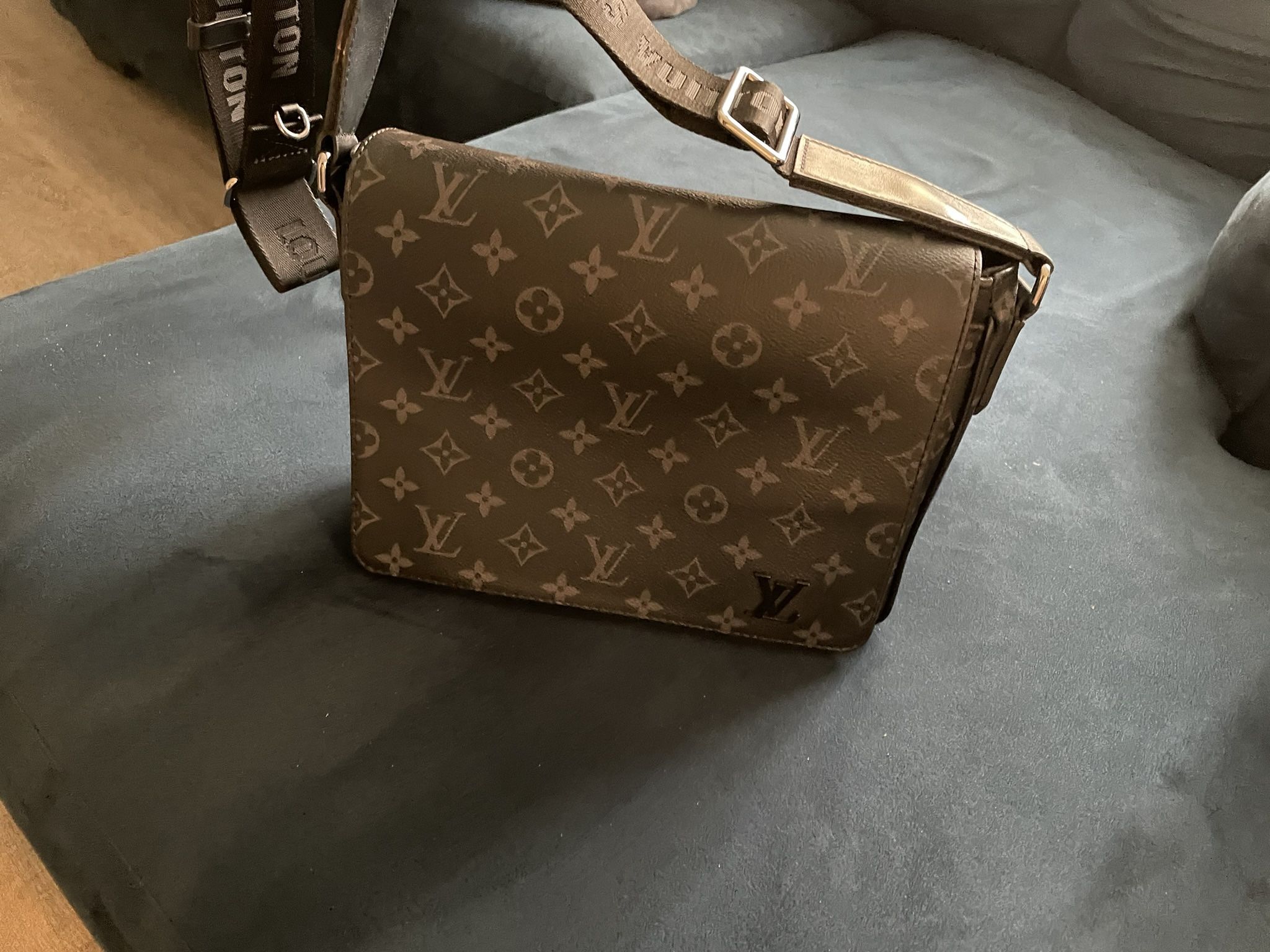 Mens LV Messenger Bag For Sale $1000