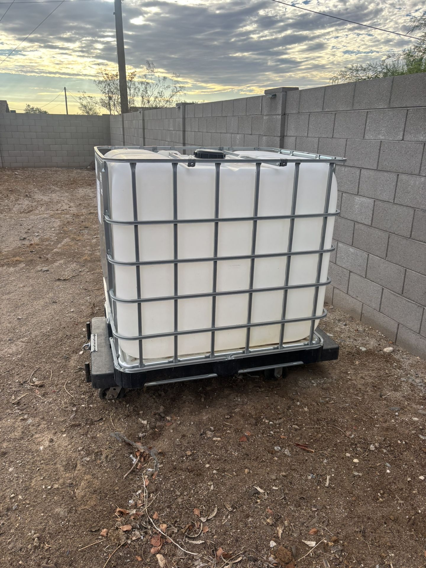 Water Tote Pressure Washing 