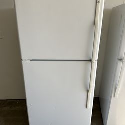 GE refrigerator (1 month warranty)