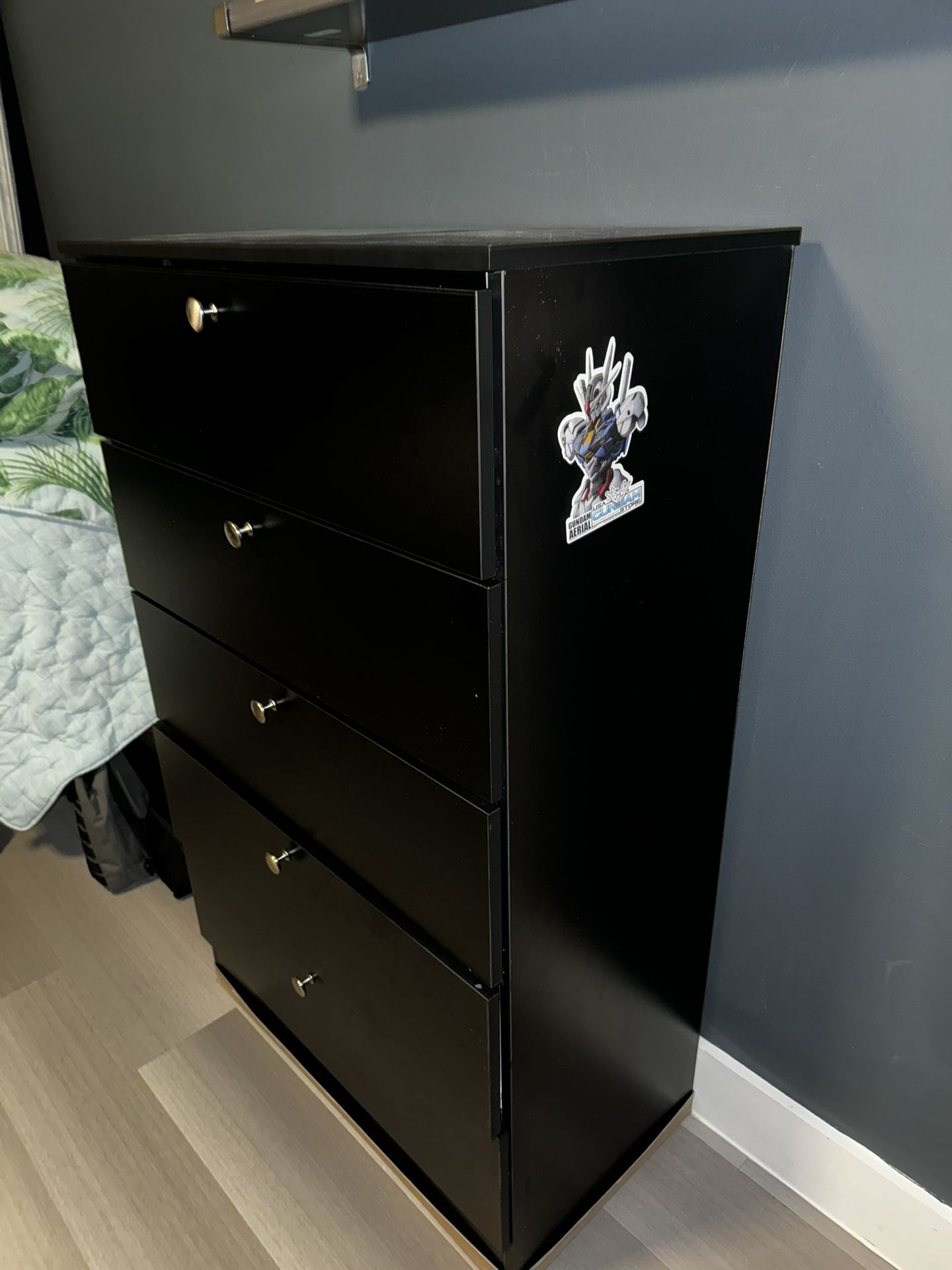 Queen Size Bed Frame And Dresser 