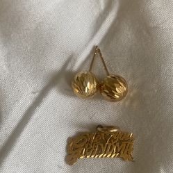 We Love Grand Mom Charm And Gold Earrings 