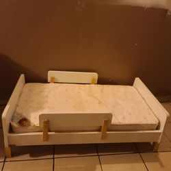 Toddler Bed With Matress