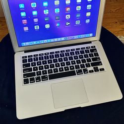 Apple MacBook Air 13” I5/8GB/256GB SSD $180