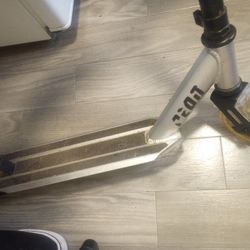 Yvolution Neon Ghost LED Scooter