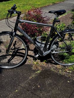 Mens XL TREK Road bike new condition