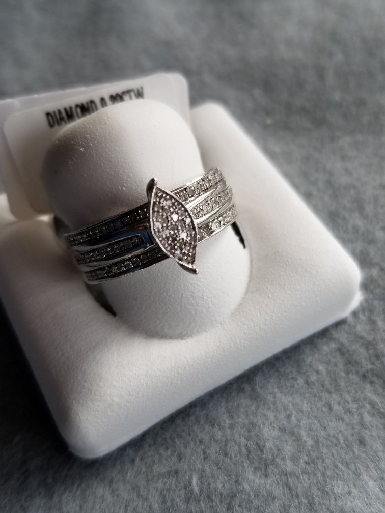 diamond ring cushion cut shape... s1 diamonds