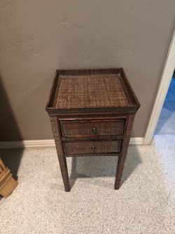 ✨ Vintage-Style 2-Drawer Accent Table / Nightstand ✨