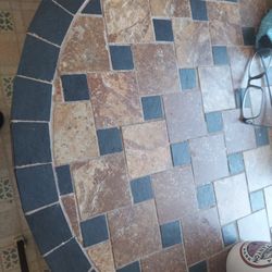 Round Table With 2 Chairs