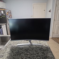 Curved Monitor