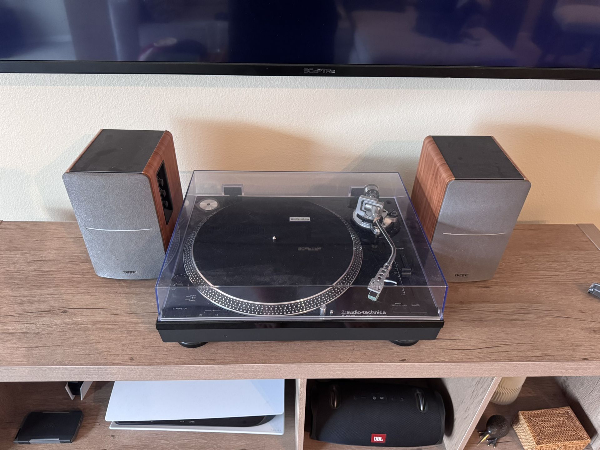 Audio Technica AT-LP120-USB Turntable Record Player w/ speakers