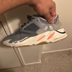 YEEZY SZ 11 FIRST COME FIRST SERVE