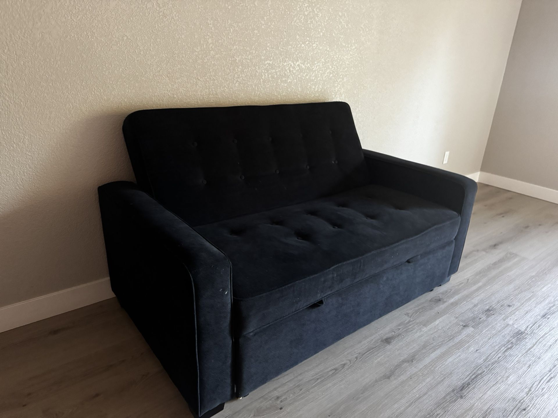 🖤 Modern Black Sofa Bed – Like New + Super Comfy!