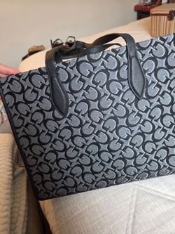 Guess purse Grey