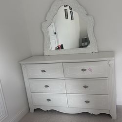 Girl Dresser with mirror