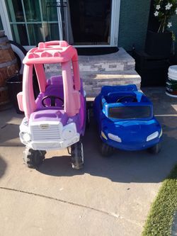 Kids push car