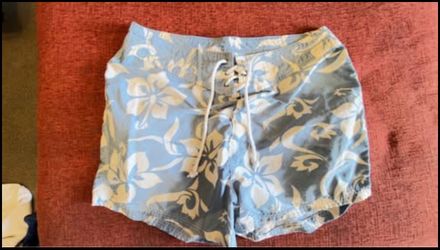 Ocean Pacific (OP) Men’s Hawaiian Swim Trunks – Size 32 – Excellent Condition