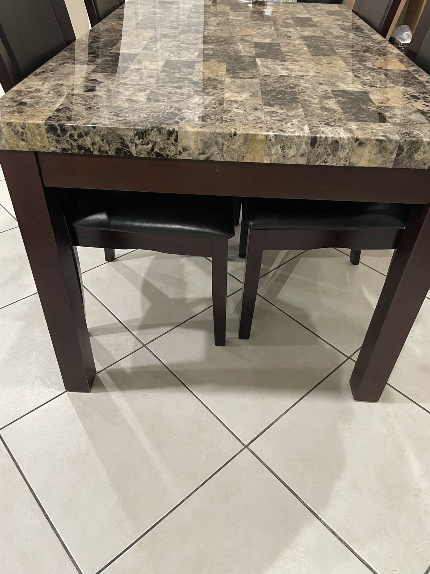 Dining Table with 4 Chairs.