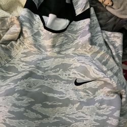 Nike pullover hoodie gray and white