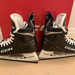 CCM Next Ice Skates - Like New! Size 9 (shoe size 10.5-11)