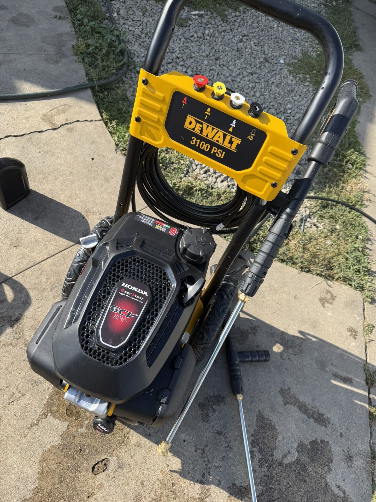 3100 PSI 2.3 GPM Cold Water Gas Pressure Washer with HONDA GCV170 Engine by DEWALT