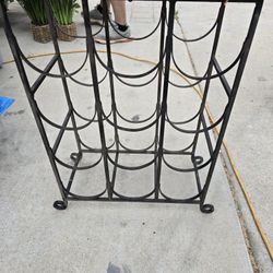 Wicker Ratten Wrought Iron Wine Rack 