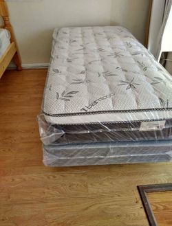BRAND NEW PILLOW TOP MATTRESSES ✅ COLCHONES NUEVOS PILLOW TOP 💯‼️   QUEEN SIZE $150 ❌ $210 With Box Spring   FULL SIZE $140 ❌ $200 With Box Spring💥 