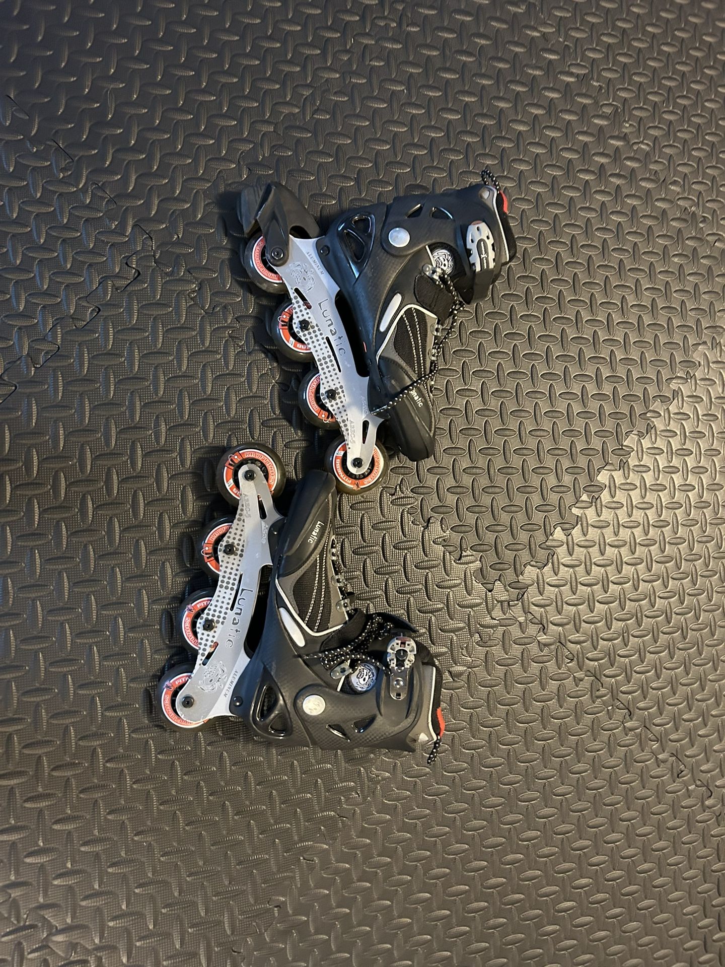 Size 9 Men’s Roller Blades : Excellent Condition