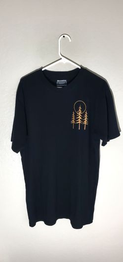 Design By Humans Tree T-Shirt – Like New – Fast Sale