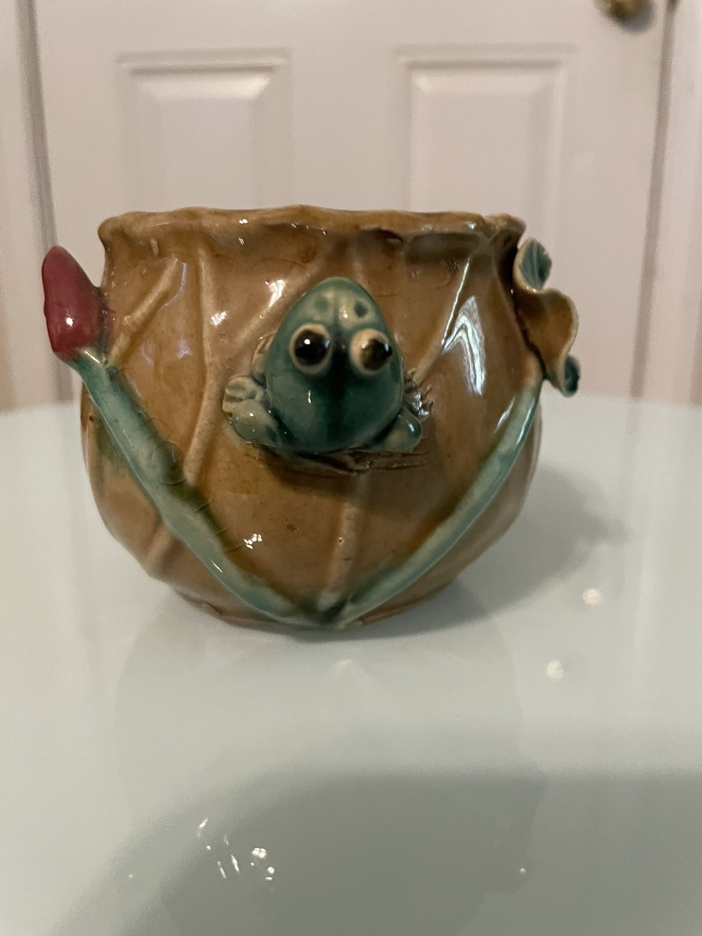 Frog & Lily Pad Mini Ceramic Planter Pot Small Plants or Succulents