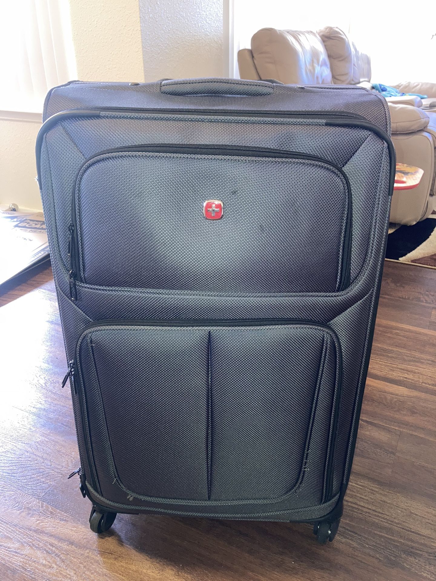 SwissGear Sion Softside Expandable Luggage, Dark Grey, Checked-Large 29-Inch