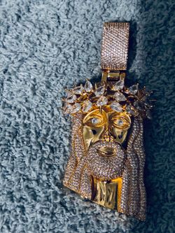 Jesus pendant